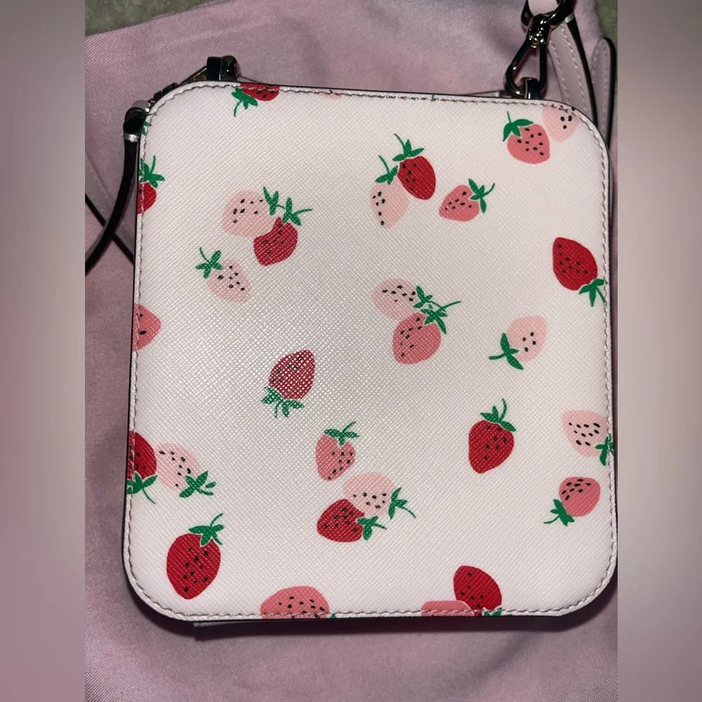 Kate spade strawberry collection very very rare vanity purse - Picture 5 of 8